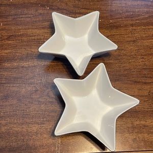 2 Star Shaped Bowls